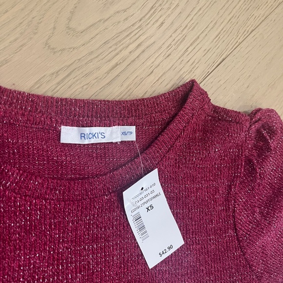 Ricki’s Sweater - Picture 5 of 5